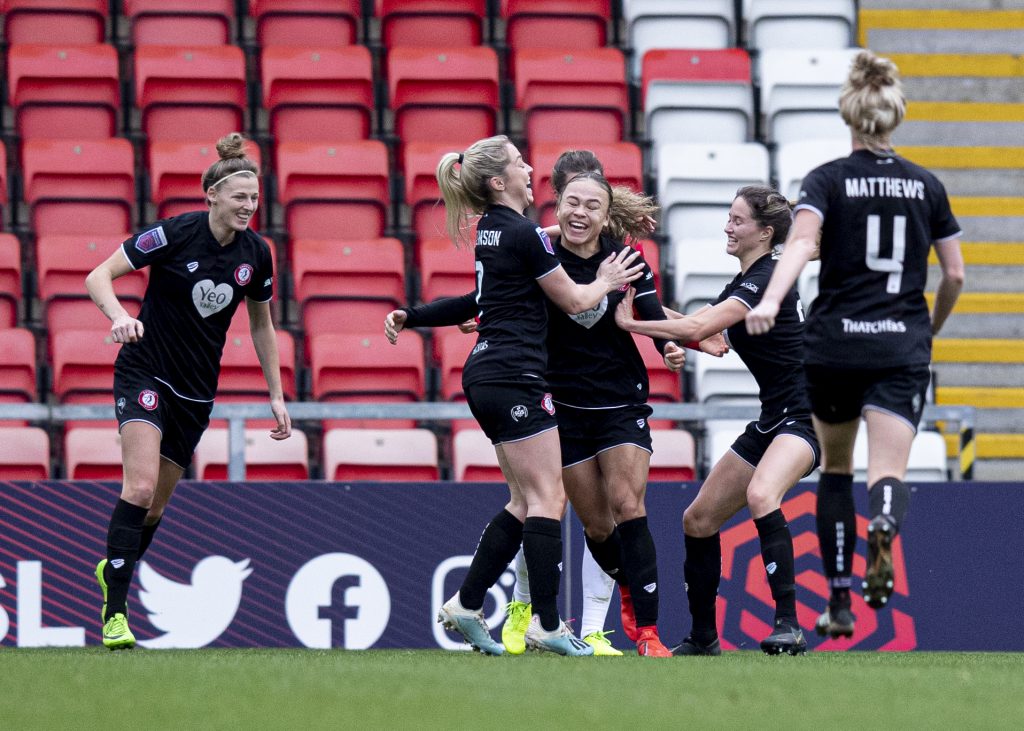 Popular Bristol City striker pens new deal