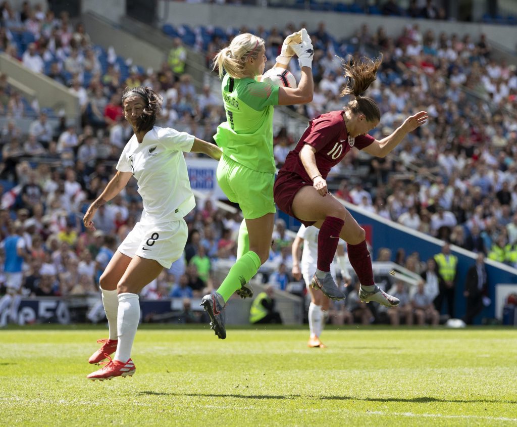 New Zealand international goalkeeper joins Reading