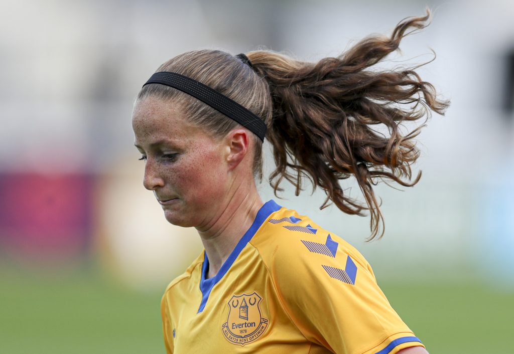 Everton forward Sørensen signs new deal
