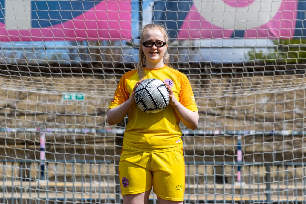West Ham United’s teenage goalkeeper North loaned to Dulwich Hamlet