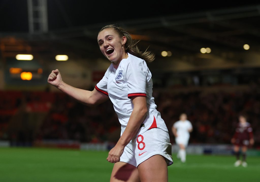 Stanway looks to midfield in bid to claim an England position of her own