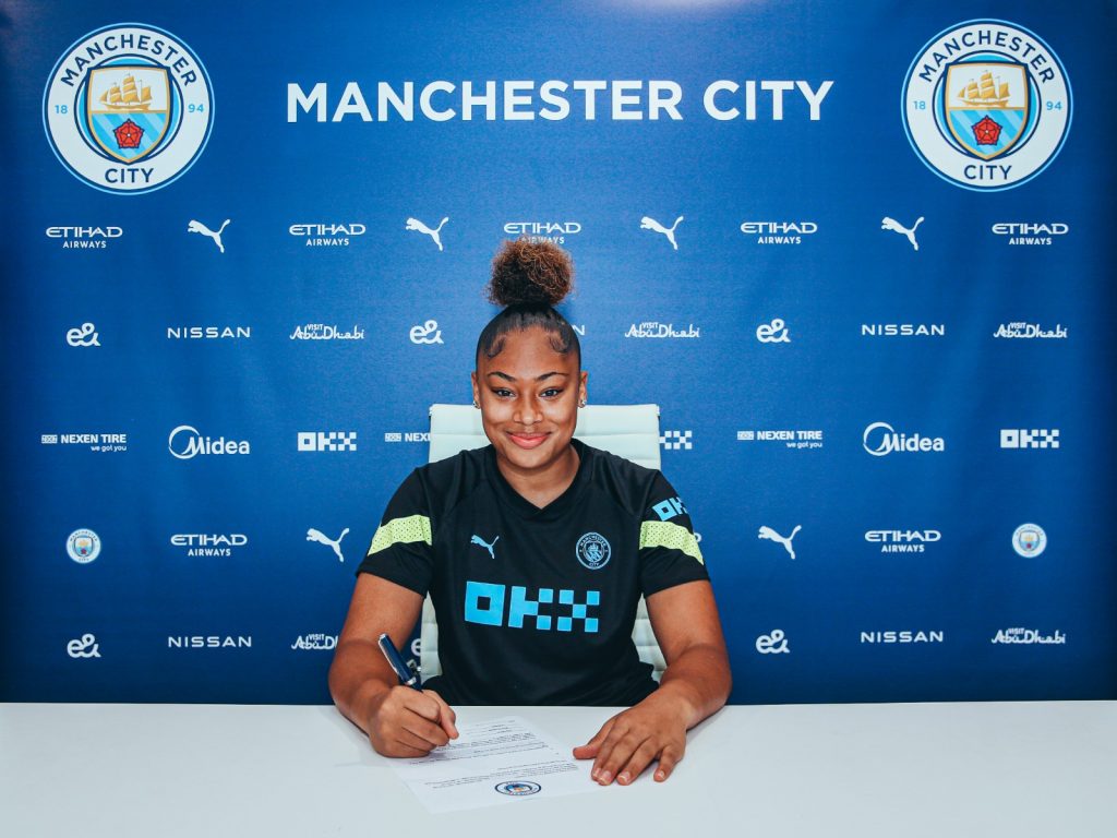 Manchester City goalkeeper Keating signs professional deal