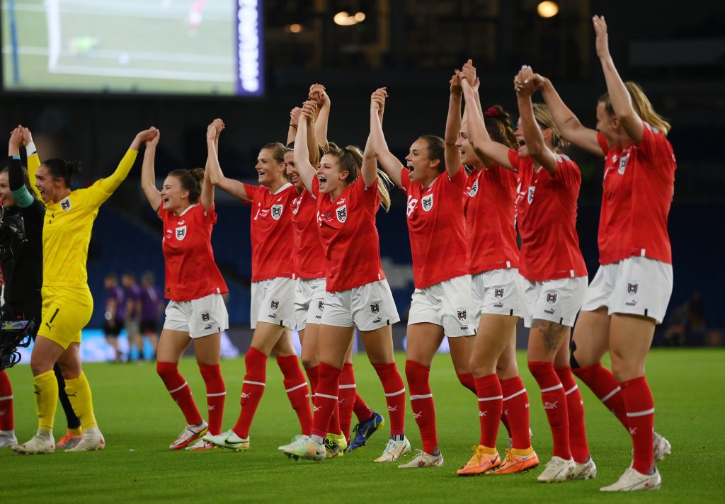 Austria secure quarter-final place with narrow win over Norway
