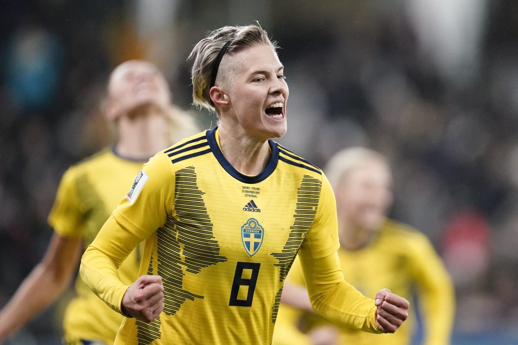 Swedish international forward Hurtig joins Arsenal