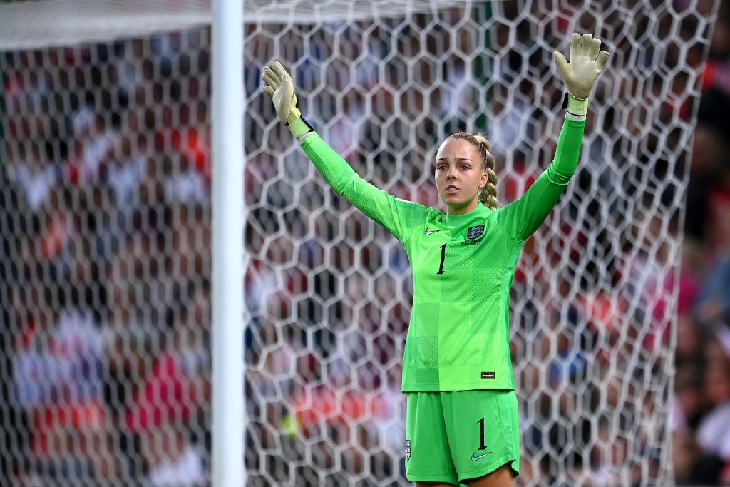 Roebuck error hands 10-player Norway a draw against England