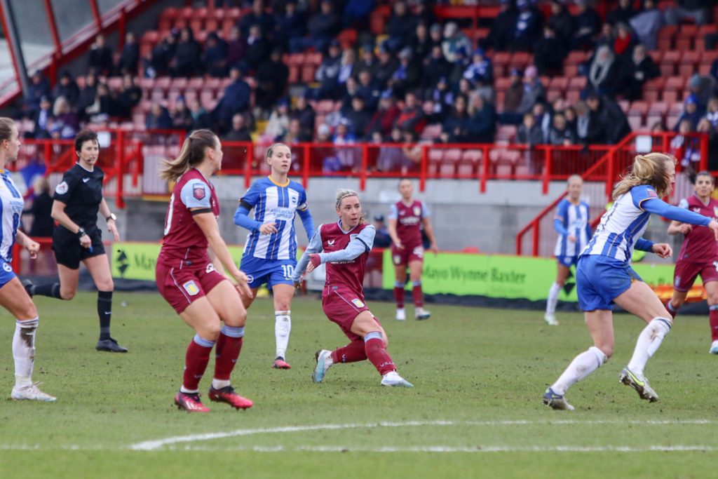 Newcastle United sign former England ace Nobbs
