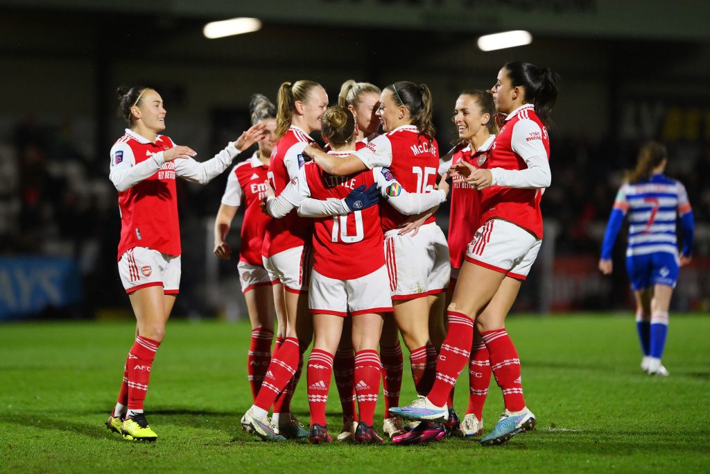 Ruthless Arsenal cruise past Reading to keep European qualification hopes alive