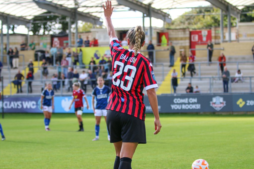 Perth Glory complete signing of former Lewes midfielder Dalton