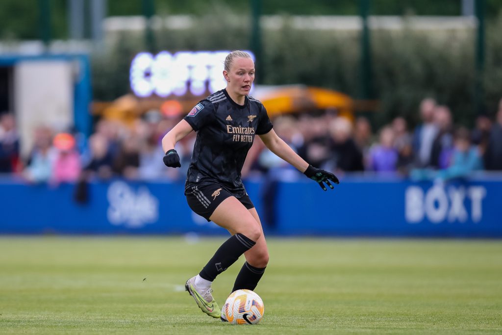 Arsenal midfielder Maanum signs new deal