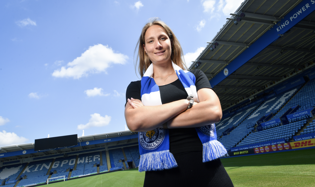 Leicester City complete permanent signing of goalkeeper Leitzig