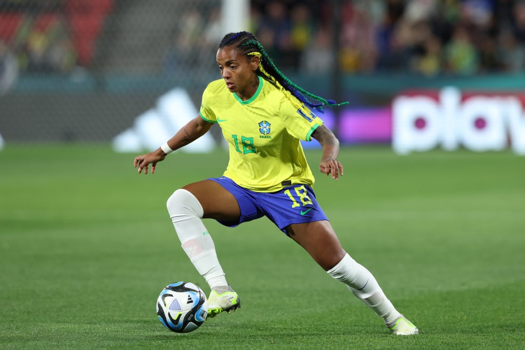 Barcelona forward Geyse joins Manchester United