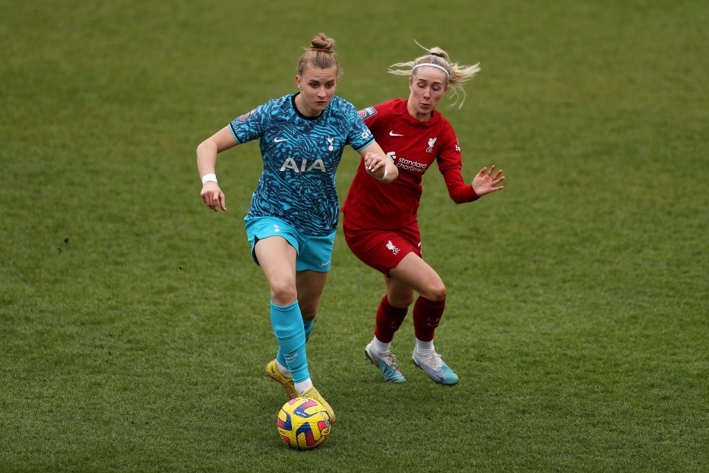 Spurs forward Karczewska joins Bayer Leverkusen on loan