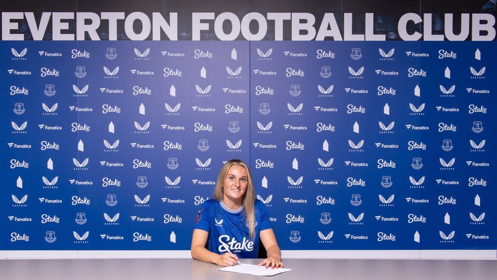 Former Liverpool winger Lawley joins Everton
