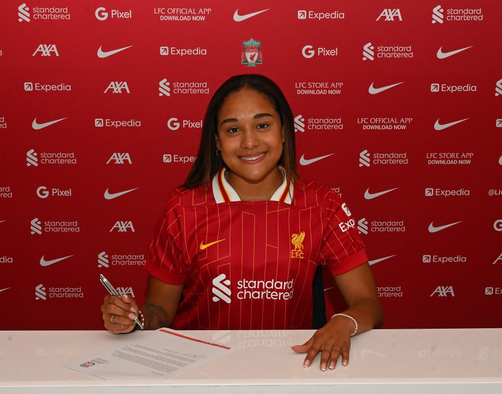 Liverpool sign Canadian international midfielder Smith