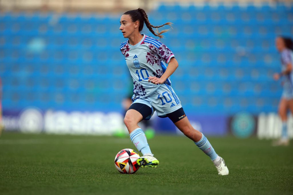Chelsea sign Spanish midfielder Bartel on three-year deal