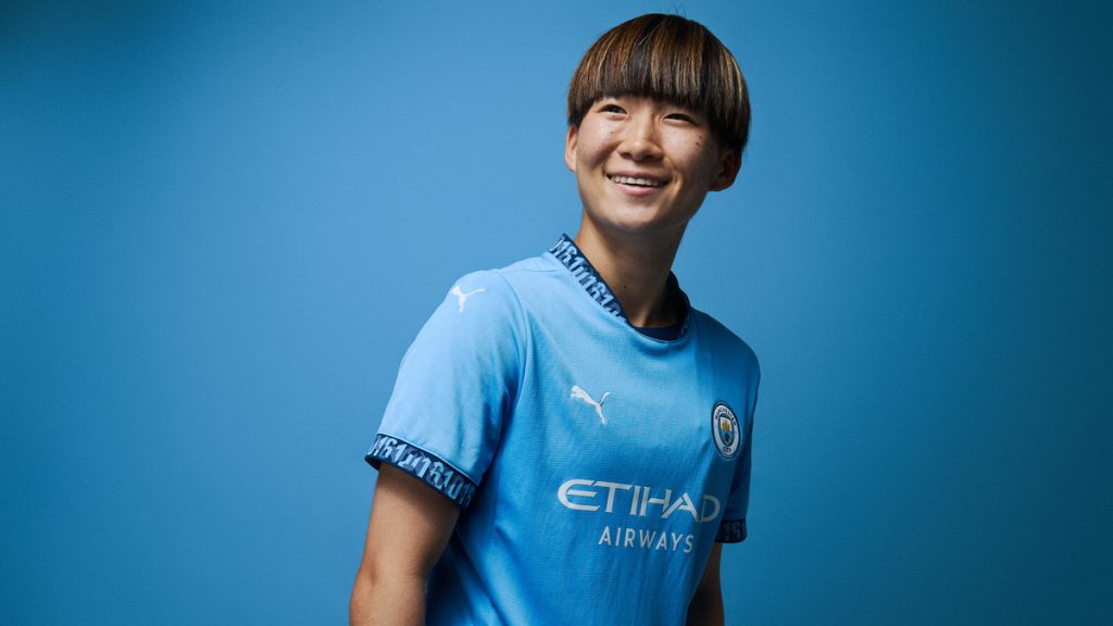 Manchester City sign Japanese international forward Fujino
