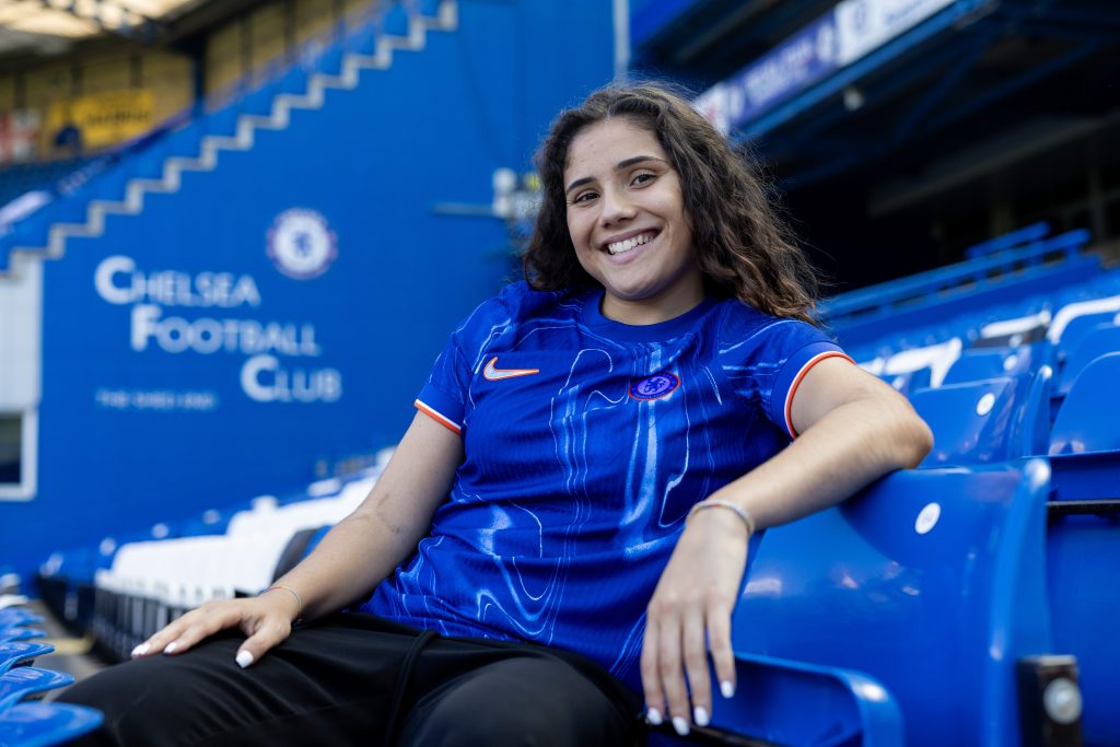 Chelsea sign French international forward Ribadeira