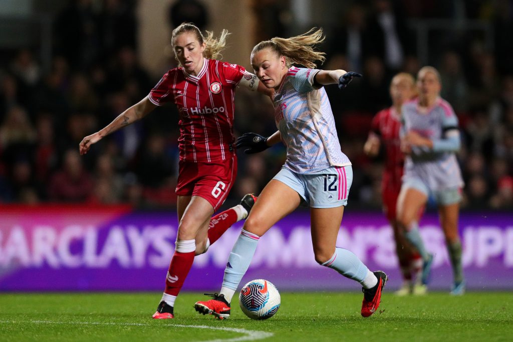 Former Bristol City midfielder Connolly joins Lazio