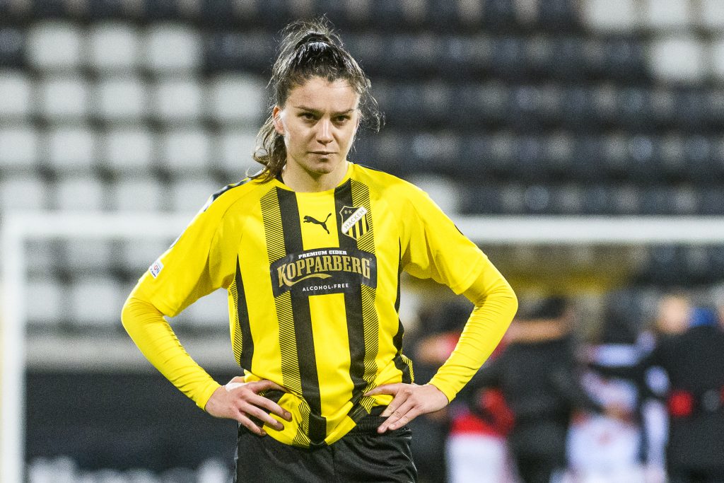 Spurs sign Hungarian international midfielder Csiki