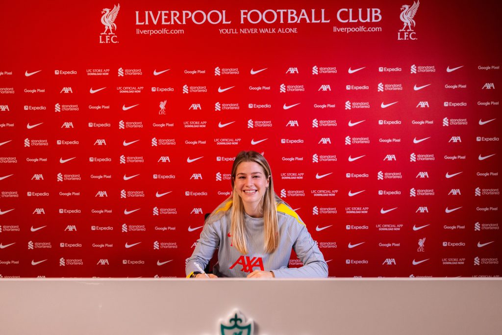 Influential Liverpool midfielder Höbinger signs new deal