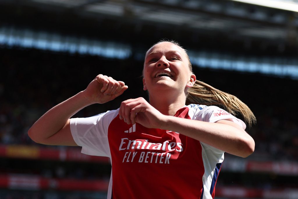 Arsenal midfielder Maanum signs new deal