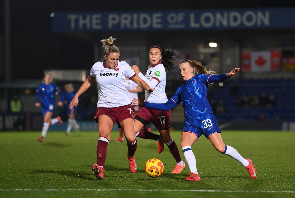 West Ham United defender Zadorsky signs new deal