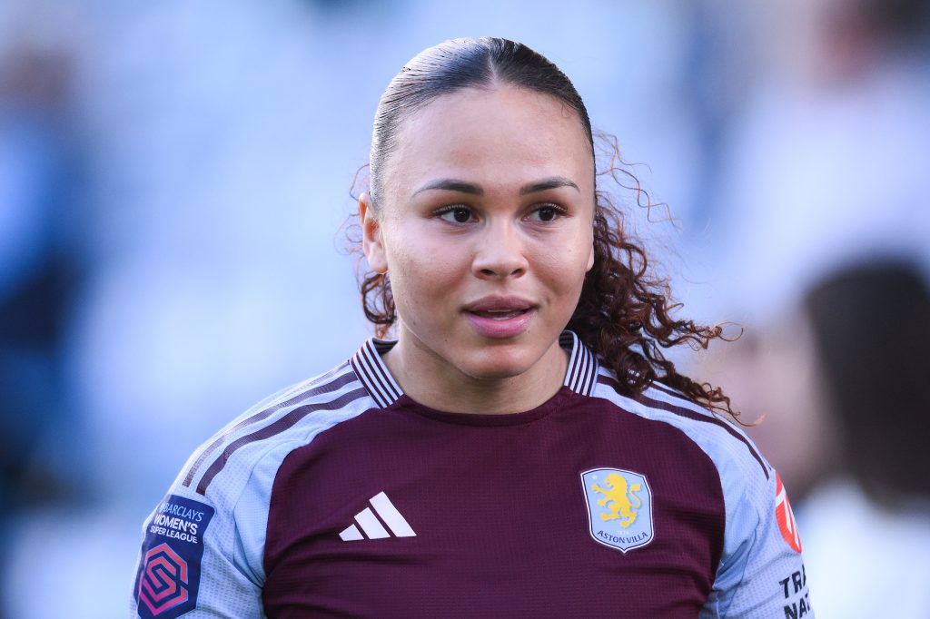 Aston Villa want to be pushing the best says forward Salmon