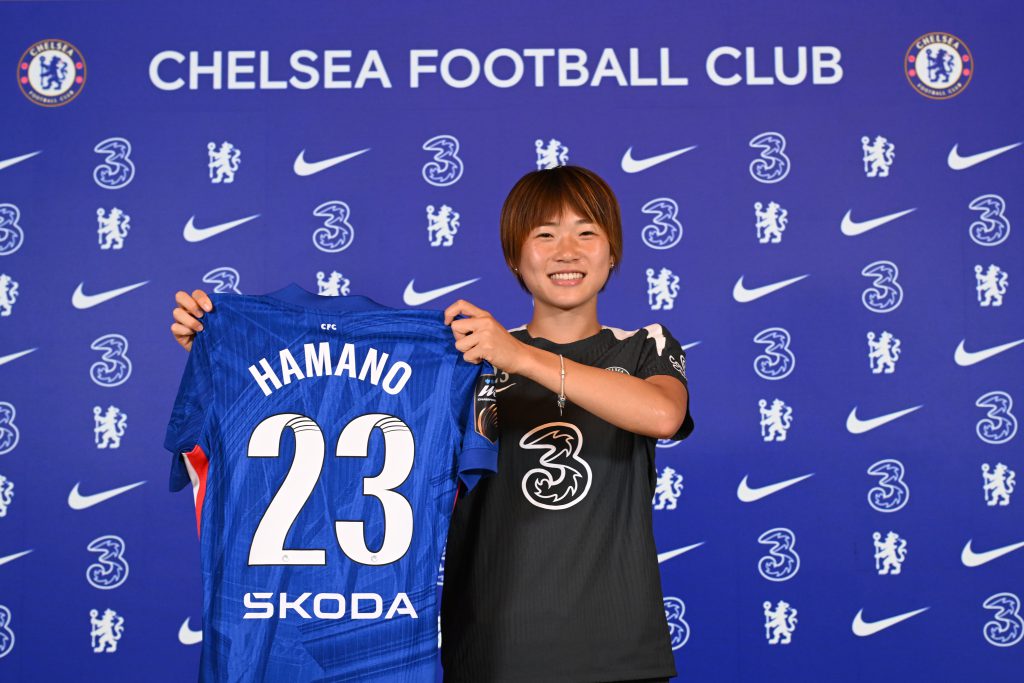 Chelsea forward Hamano signs new long-term deal
