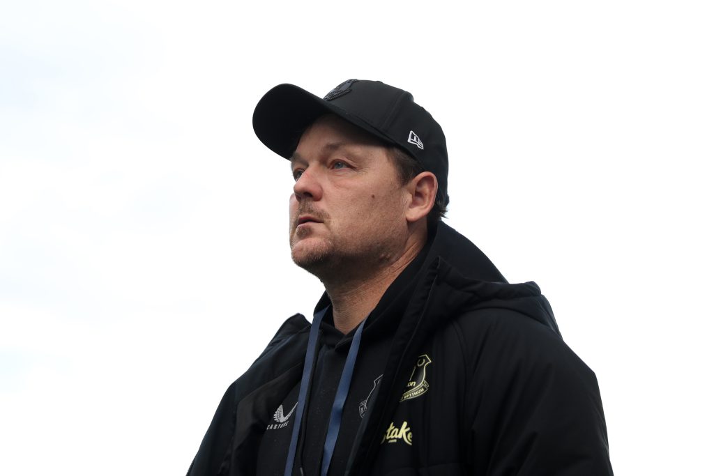 ‘Let’s just trust the process’ – No panic after opening block says Everton boss Sørensen
