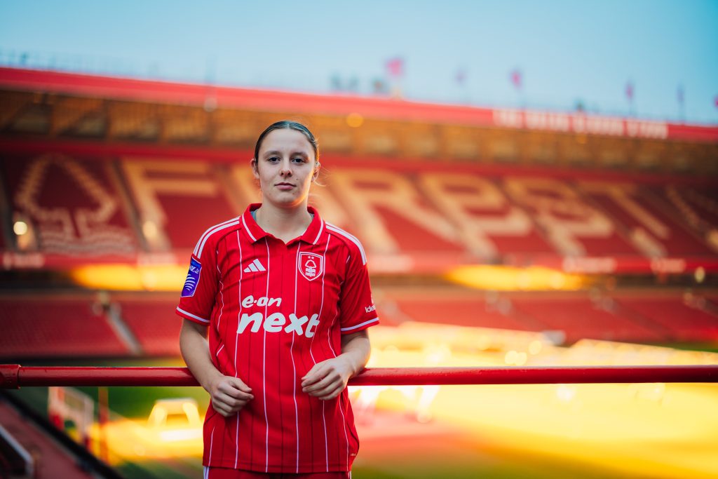 Nottingham Forest sign Australian international midfielder Murphy