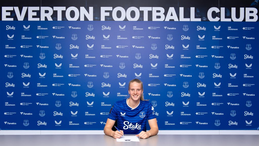 Everton sign AS Roma midfielder Kramžar on loan
