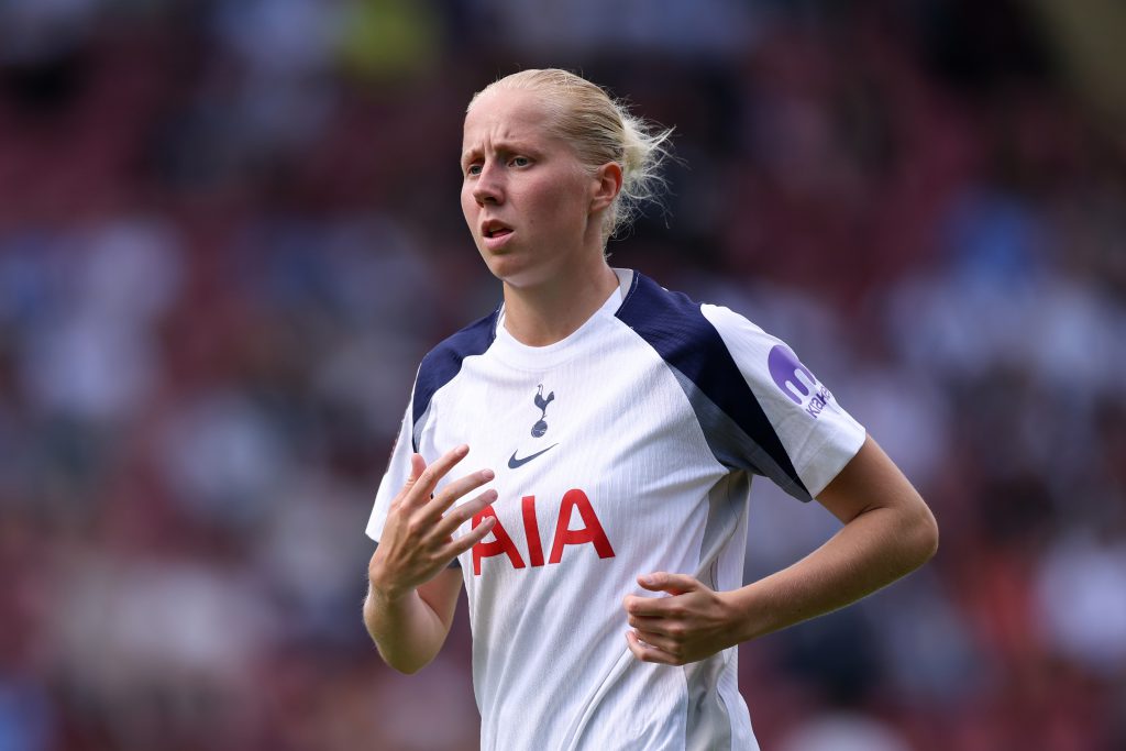 Spurs midfielder Summanen signs new deal