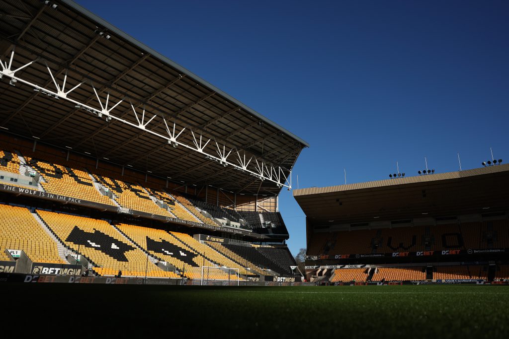 Wolves sign Nottingham Forest forward Howe on loan