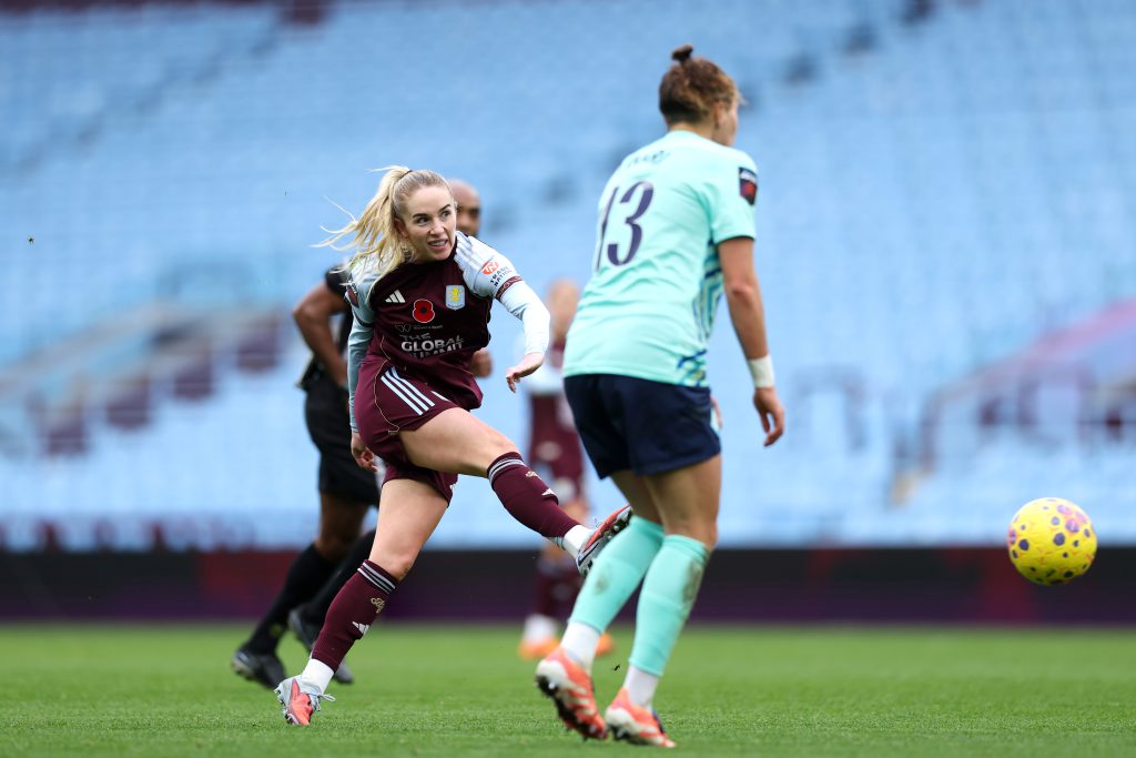 Aston Villa midfielder Kearns reveals pregnancy