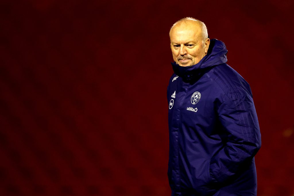 Former Sheffield United boss Redfearn takes up Durham role