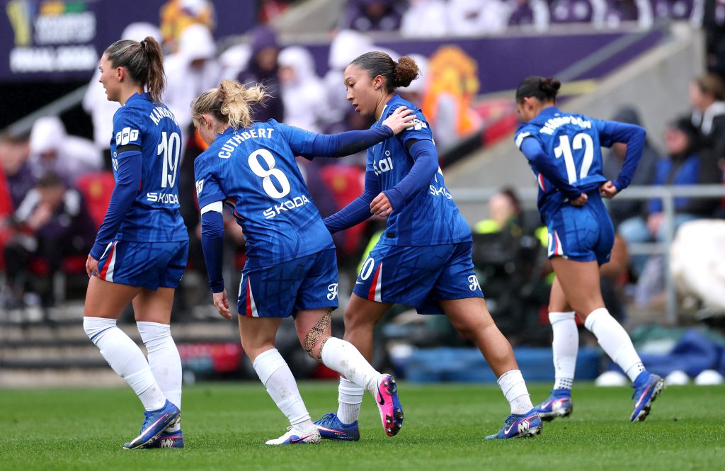 Chelsea retain League Cup after defeating Manchester United in Bristol