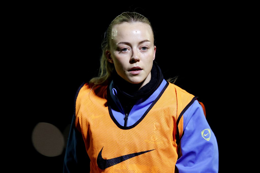 Spurs midfielder Ahtinen signs new deal