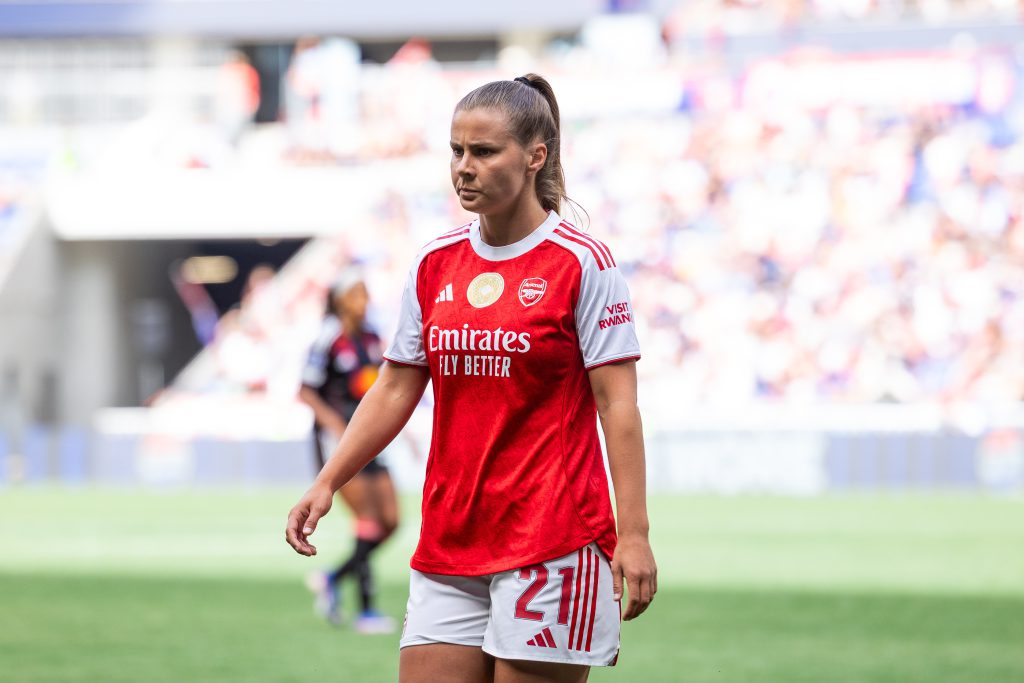 Midfielder Pelova to leave Arsenal