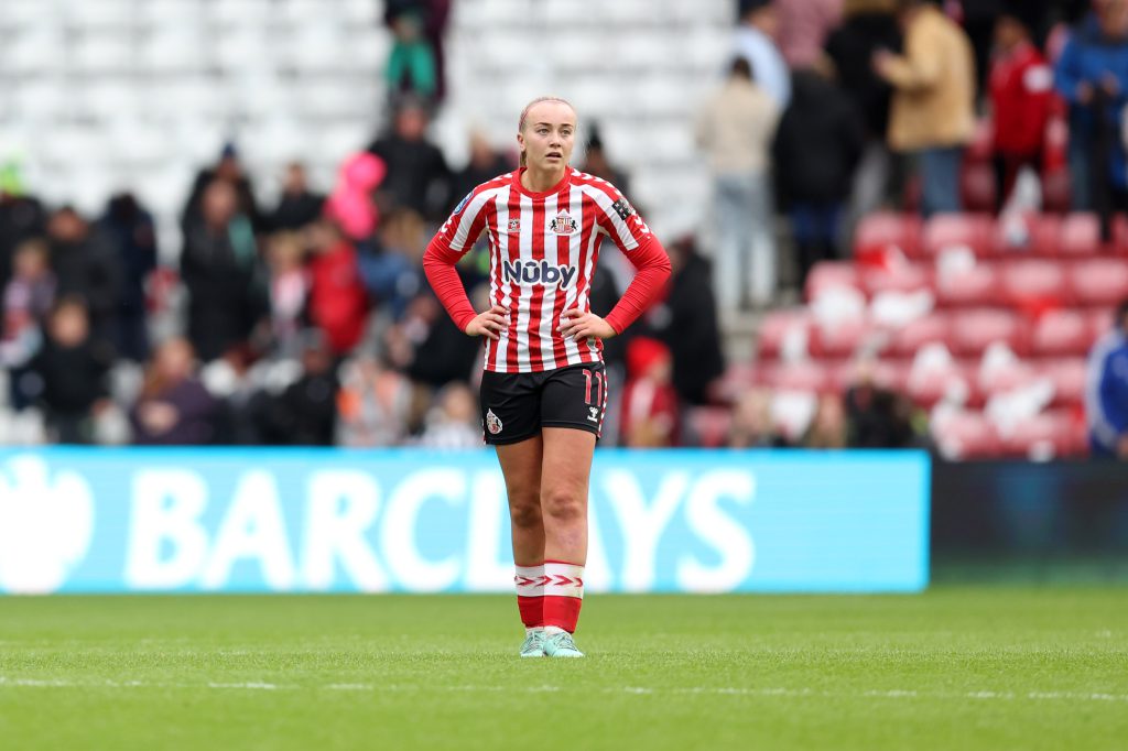 Sunderland defender Brown signs new deal