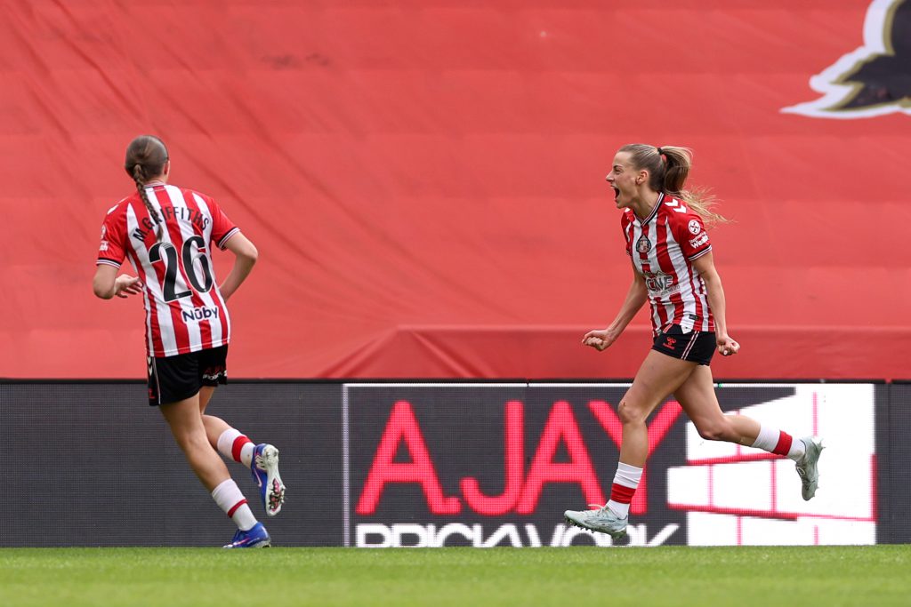 Sunderland forward Watson signs new deal