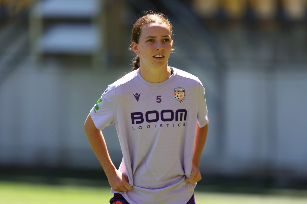 Charlton Athletic sign Perth Glory defender Johnston