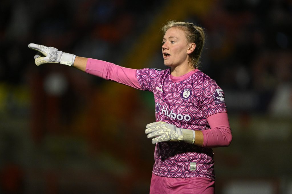 Burnley sign former Bristol City keeper Burns