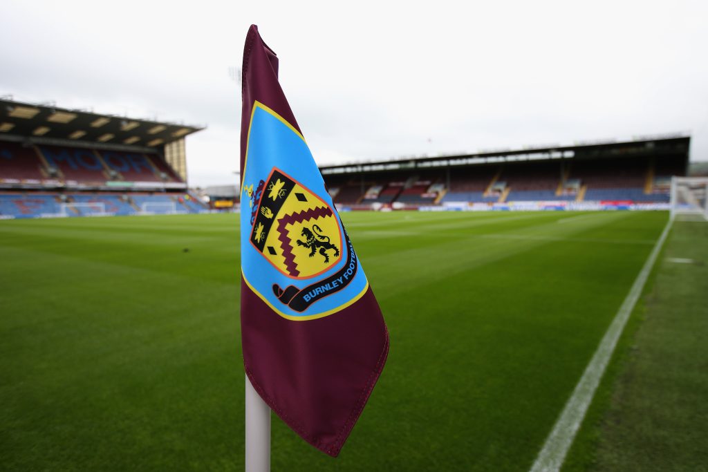 Burnley defender Richards signs new deal